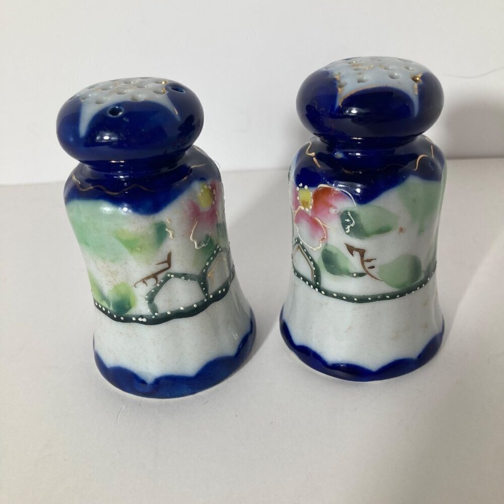 Vintage Handpainted Japan Porcelain Cobalt Blue‎ Salt & Pepper Shakers 3" - Picture 2 of 6